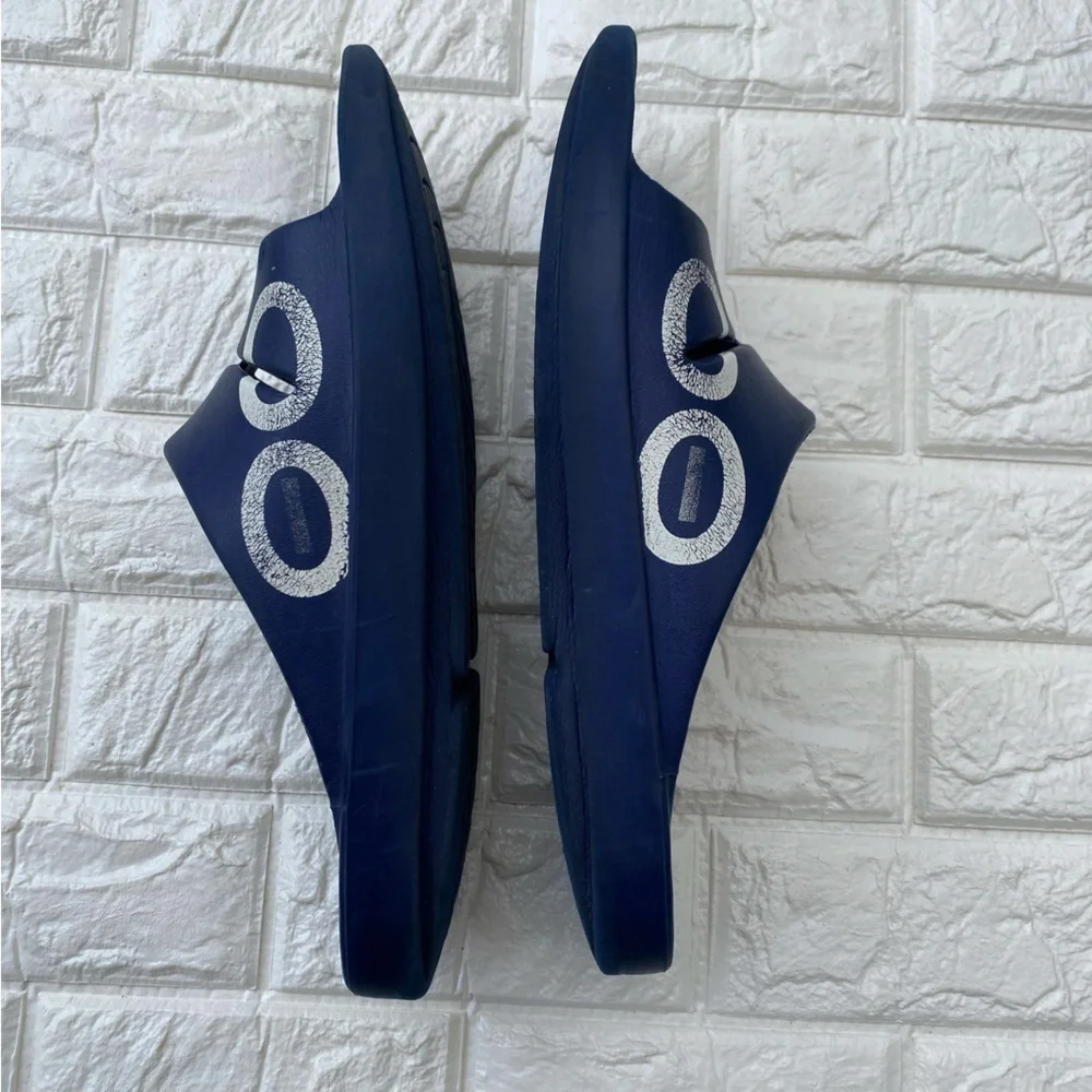 OOFOS ooah gray and white unisex slides sandals